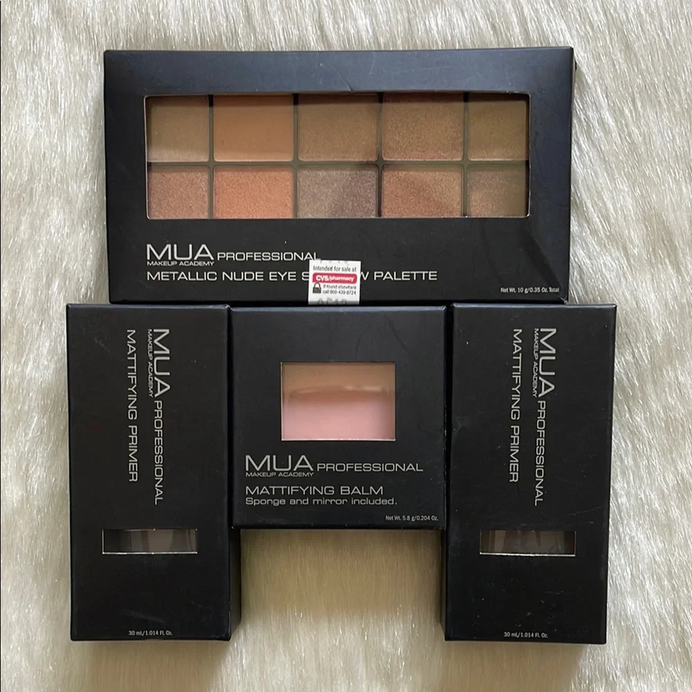 MUA Professional Makeup Academy Eyeshadow Palette & Mattifying Balm Primer Set